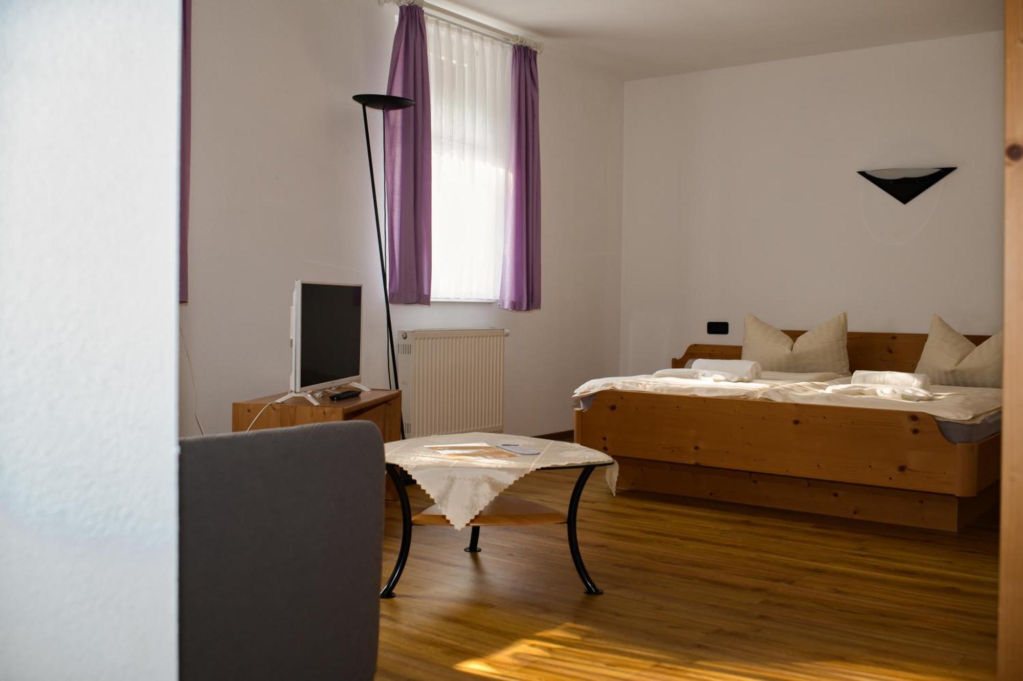 Hotel Waldhaus Romhild ภายนอก รูปภาพ